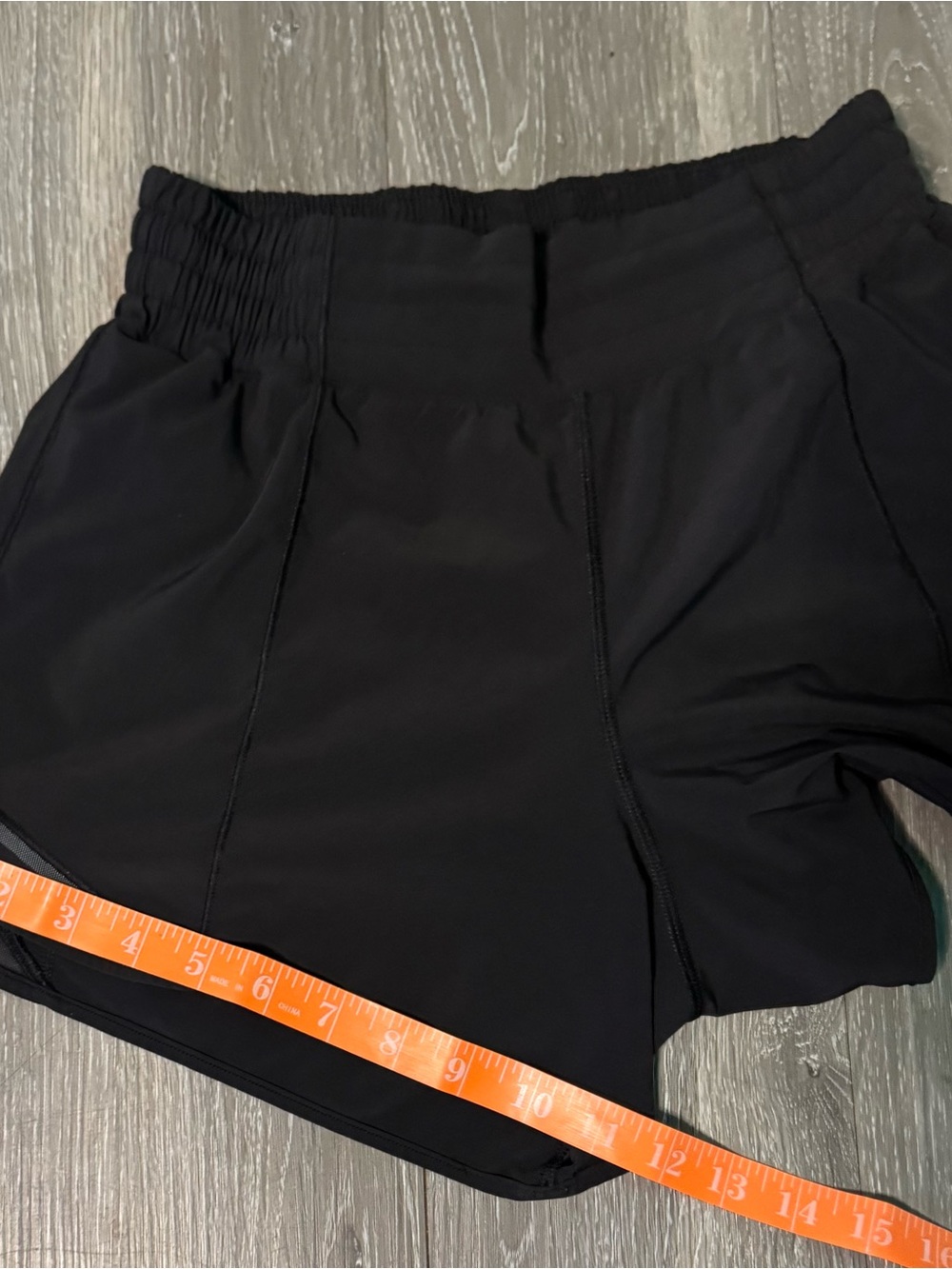 lululemon athletica Women’s Black Athletic Shorts with Mesh Hem Size 6 - Picture 8 of 10